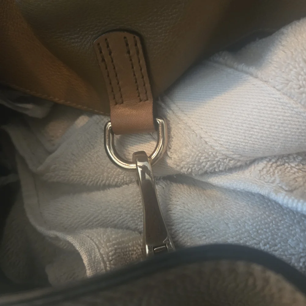 Burberry Ashy Bucket Bag Tassels, Plaid, Leather, Detachable Crossbody Strap EUC